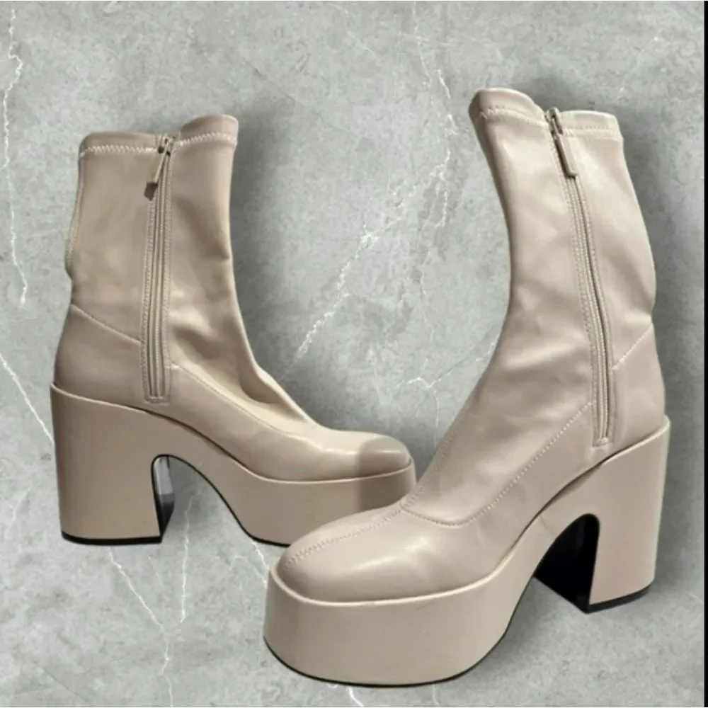 NEW- ZARA Women's Platform Heeded Ankle Boots